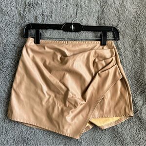 Brand - Windsor Faux Leather Wrap Skort
Size - Small
